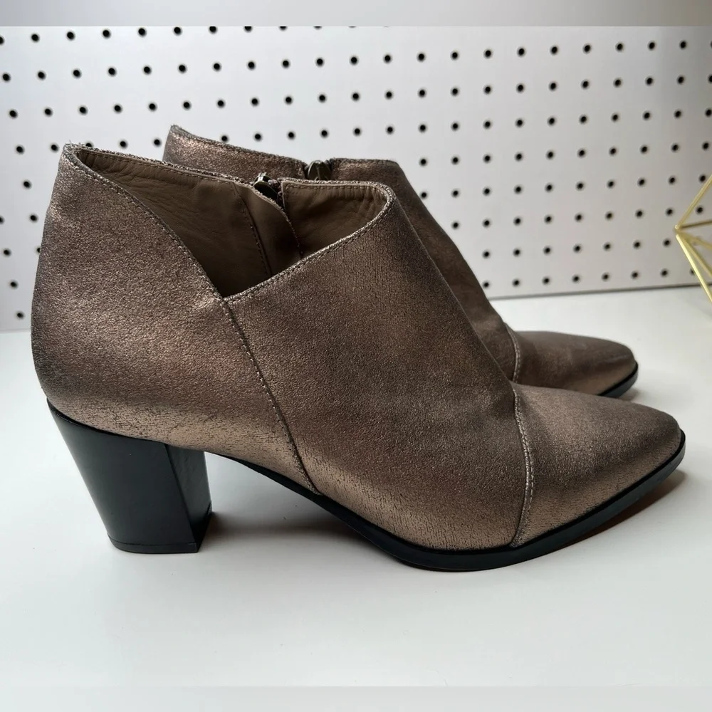 Italeau Marisa Booties EU 39 US 8.5 Gold Leather Waterproof Block Heel Metallic - Picture 3 of 16